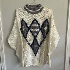 Men’s Stylish Crewneck Sweater with Blue and Gray Diamond Pattern